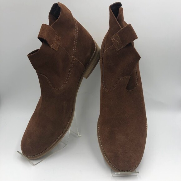 Diba True Women's Brown Suede Ankle Pull On Boots 10M Plane To See With Straps - Picture 3 of 14